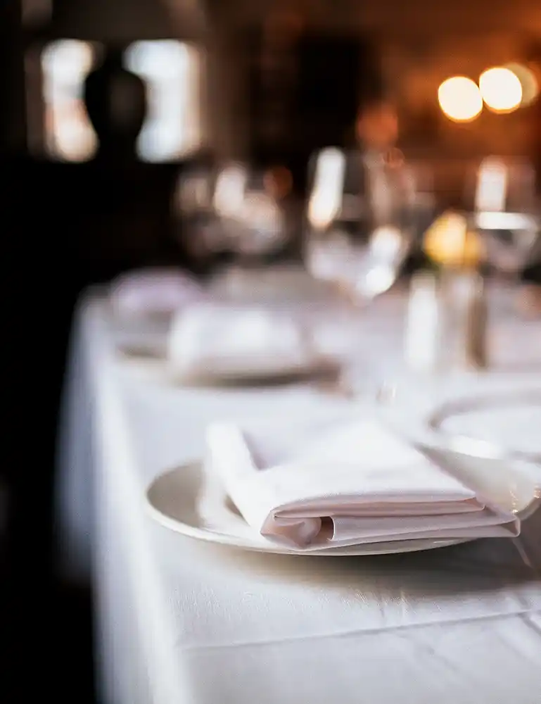 Table dressée au restaurant Le Marais